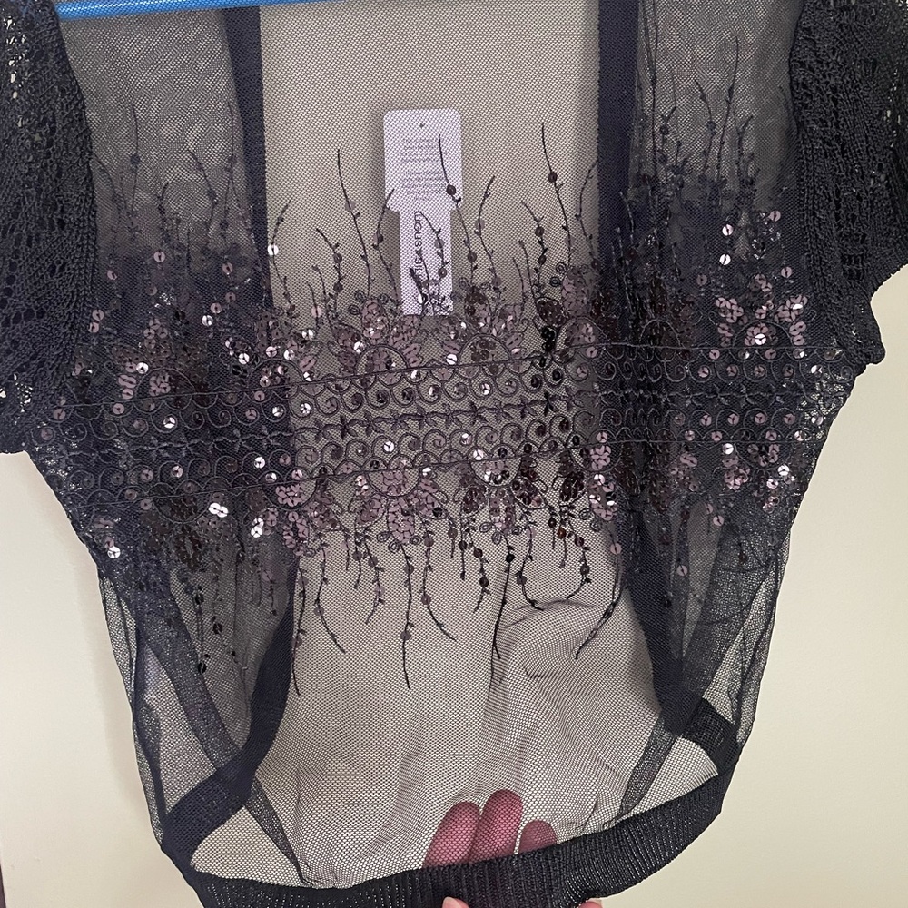 NWT August Silk Black Sequin Bolero Shrug Sz Med
Fairycore. Whimsigoth - Picture 5 of 8